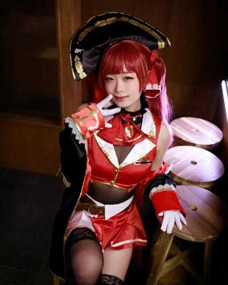 黑丝美腿格外诱人！清纯系韩妹Coser“luppicos”赏