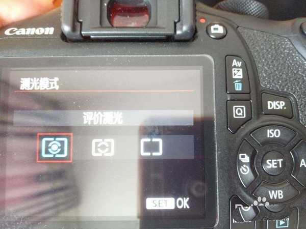 canon1300d佳能单反相机如何测光?